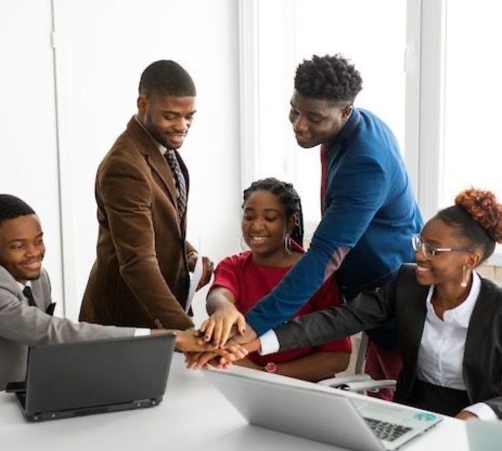 WORKERS-SHOW-2.jpeg WORKERS-SHOW-2.jpeg